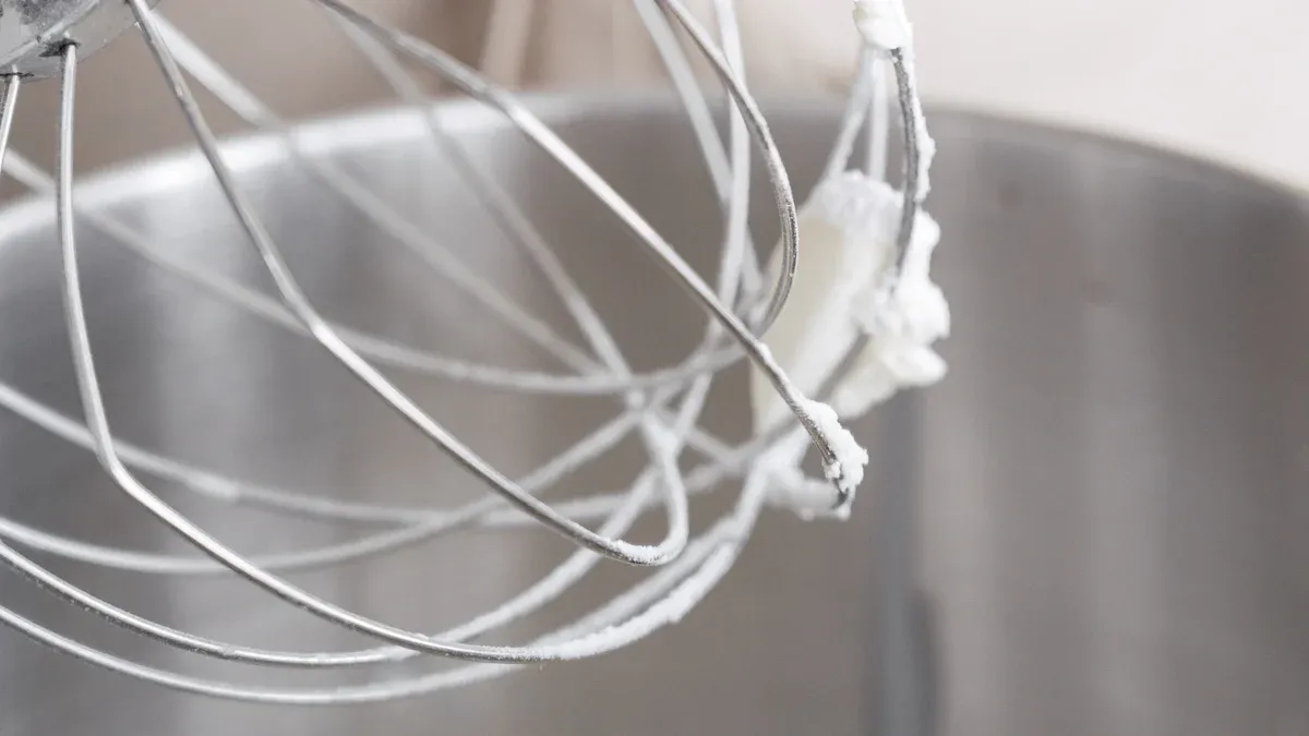 Mieszanie planetarne a mieszanie tradycyjne: który mikser stojący jest lepszy?