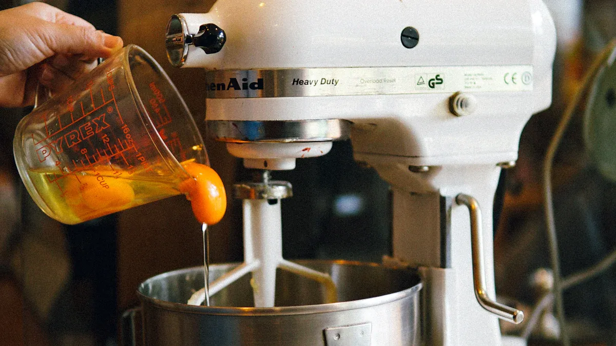 Test ekstremalnego miksera stojącego o mocy 1500 W: ile ciasta można wyrobić bez przeciążania?